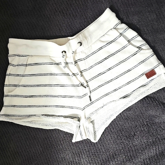 Roxy Pants - Roxy Striped Casual Shorts